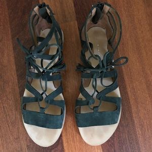 ElIe Tahari Suede Sandal 7.5 (38)